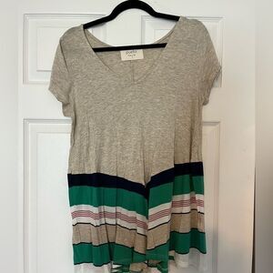 Puella V-neck Shirt. Size Large.